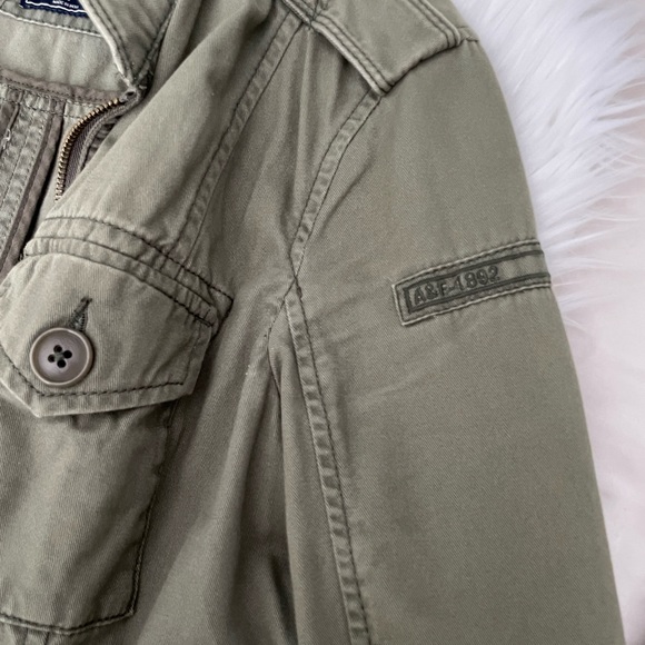 Abercrombie & Fitch Army Green Cargo Utility Twill Jacket - Picture 4 of 6
